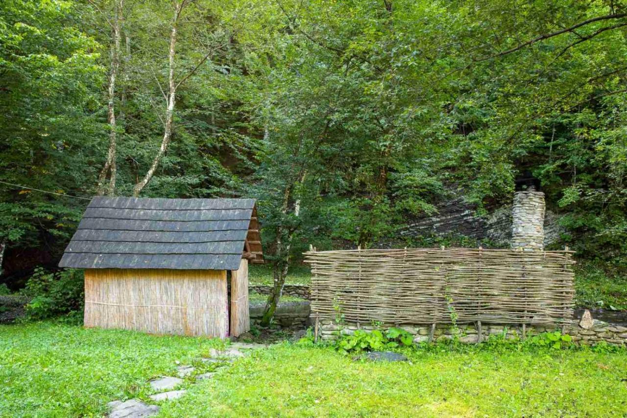 Хатина біля потока Villa Ламшори Екстериор снимка