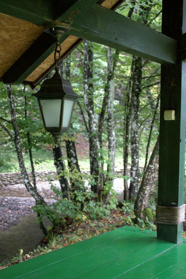 Хатина біля потока Villa Ламшори Екстериор снимка